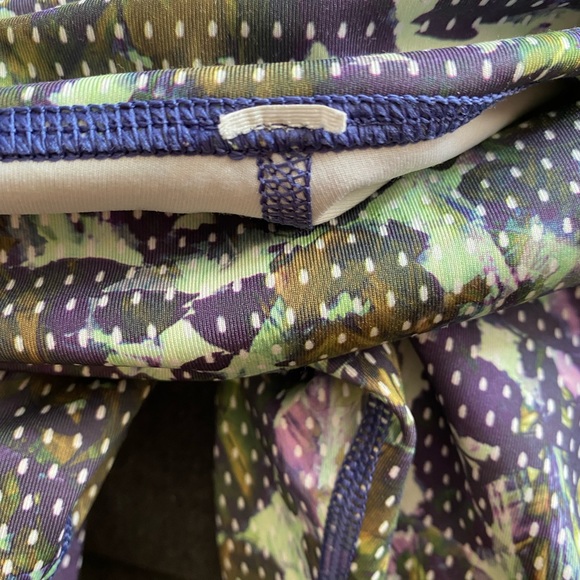 Lululemon Wunder Under Legging- Floral Print- Size 4 - Picture 6 of 6